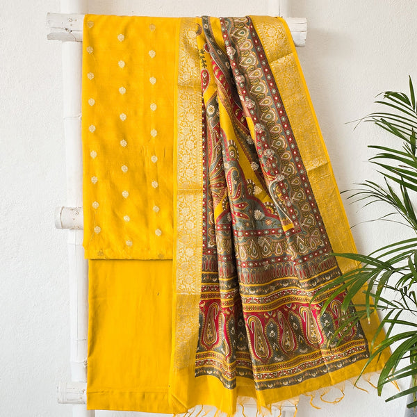 RANISA-Yellow With Zari Work Printed Dupatta Suit