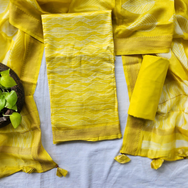 BHUMI-Pure Maheshwari Thread Shibori Yellow Top And Plain Cotton Yellow Bottom And White And Yellow Dupatta Suit