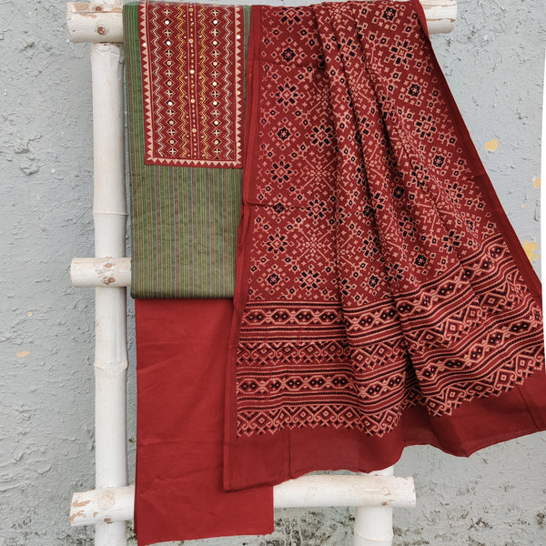 DIYA-Pure Cotton Green With Maroon Intricate Design Yoke And Plain Bottom And Cotton Ajrak Dupatta