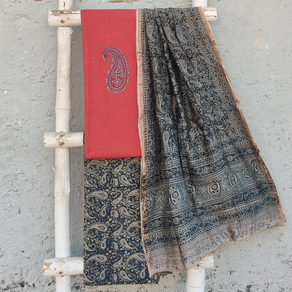 KAIRI-Pure Cotton Handloom Peach Top With Emboriderey Kairi Motif Pure Cotton Kalamakari Dark Blue With Cream Bottom And Matching Chanderi Dupatta