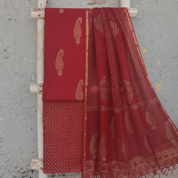 NAMRATA-Pure Cotton Red Plain With Big Kairi Motif And Pure Cotton Red And Golden Zig-Zag Bottom And Kota Dupatta