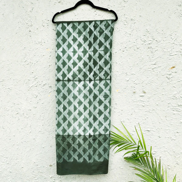 ( PRE-CUT 1.80 CM ) Pure Cotton Green Needle Thread Shibori With Triangle Geometry Hand Dyed Fabric