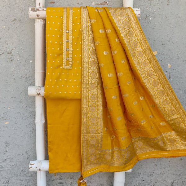 RANISA - Dola Silk Top With Plain Bottom And A Beautiful Banarasi Dupatta